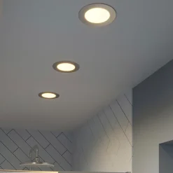 GoodHome Spot Encastrable|Spot Encastrable De Salle De Bains<3 spots encastrables Karluk LED intégrée variation de blancs IP65 500lm 6.5W Ø8xH.2,4cm argent