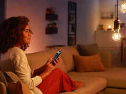 Best Philips Hue Ampoule connectée dimmable Bluetooth IP20 A60 E27 550lm 7W blanc chaud