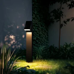Alcapower Lampe Extérieure|Éclairage Solaire<Lampe solaire de jardin à LED IP65 500 lm avec mât et capteur crépusculaire - 3000K